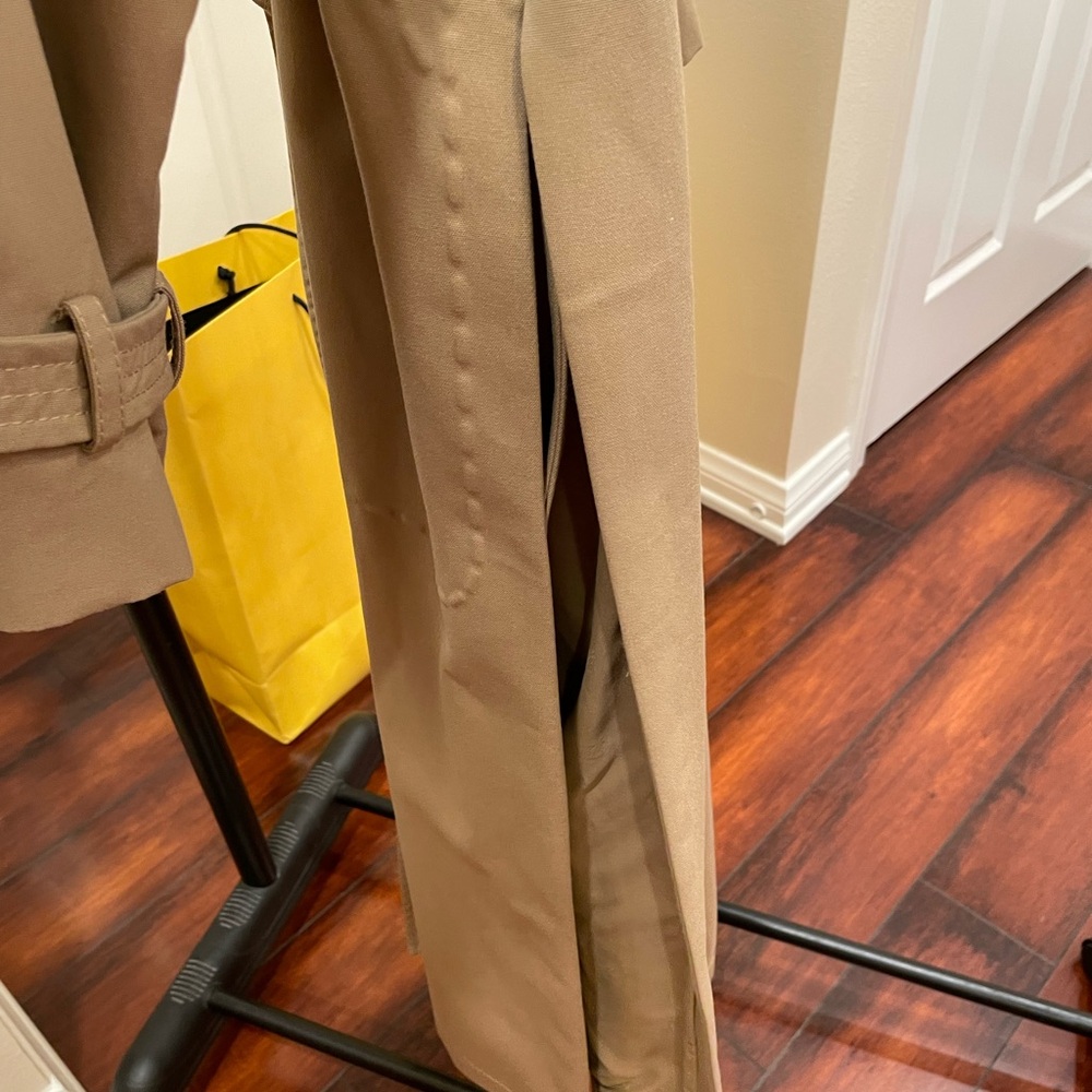 BRAND NEW with Tags Authentic Fendi Trench Coat Size 40 $4400++ - Picture 8 of 12